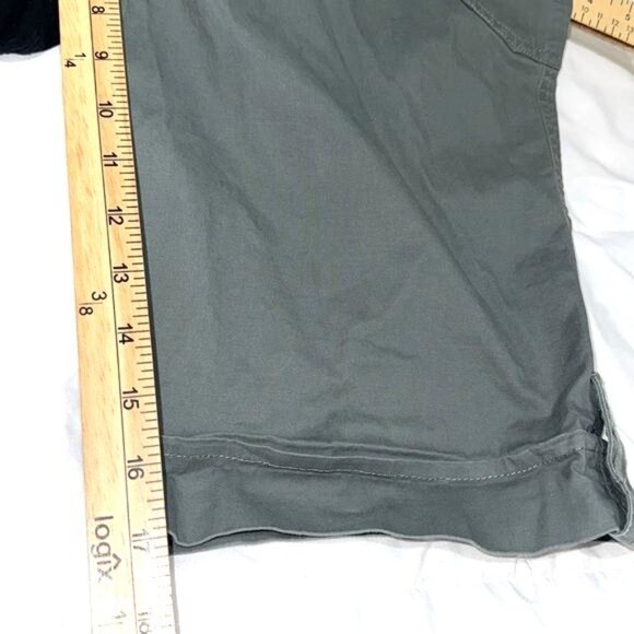Gloria Vanderbilt Womens Cargo Capri Pants Size 18 Gray Cotton Blend - Picture 7 of 7